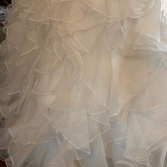 BNWT never worn wedding dress - Picture 8 of 13